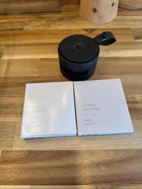 Pura car diffuser with 2 Teak & Leather Fragrance Refills (2)